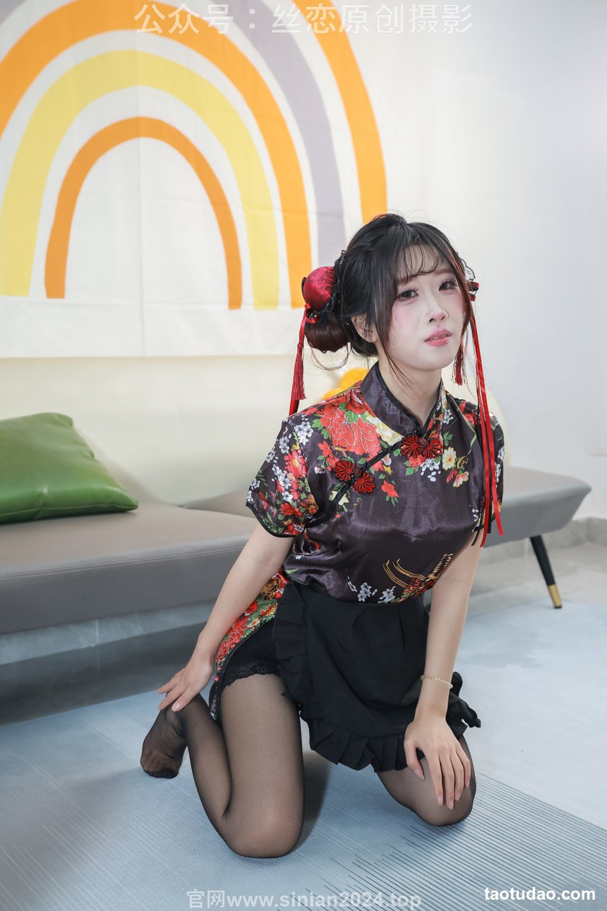丝恋摄影 NO.011 小梦-绣花旗袍  黑色丝袜 黑色增高鞋[258P+1V／3.67GB]