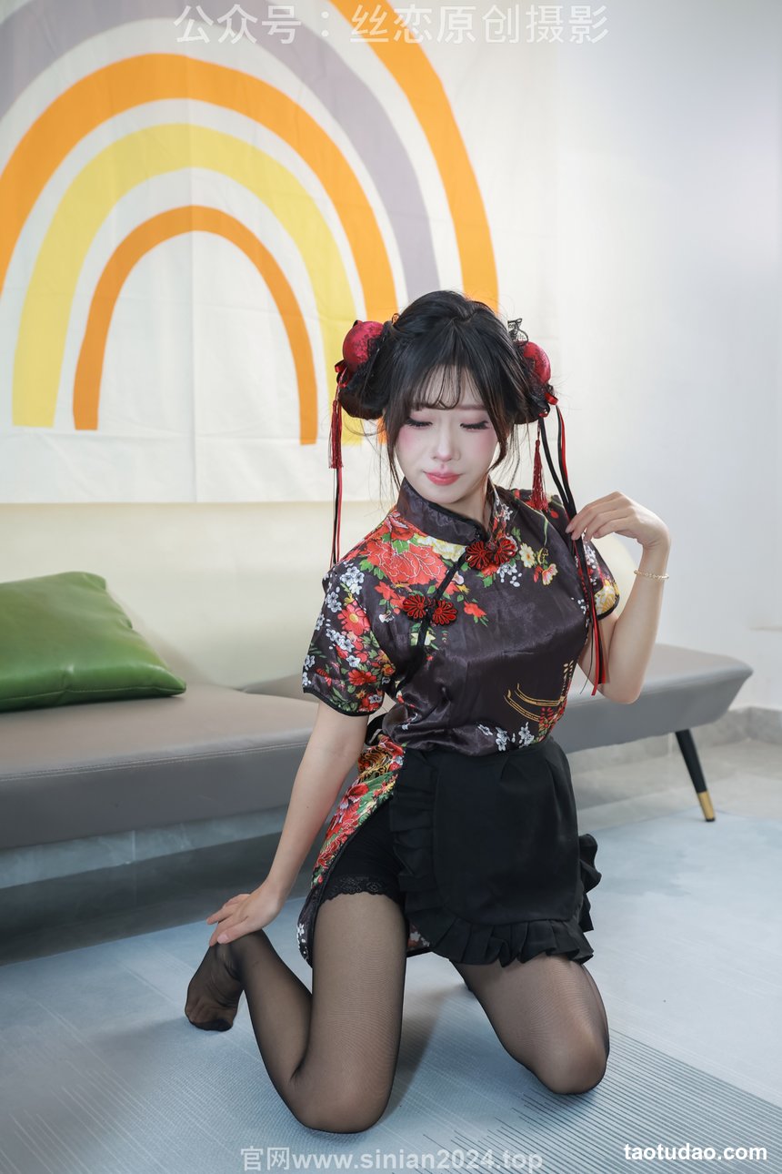 丝恋摄影 NO.011 小梦-绣花旗袍  黑色丝袜 黑色增高鞋[258P+1V／3.67GB]