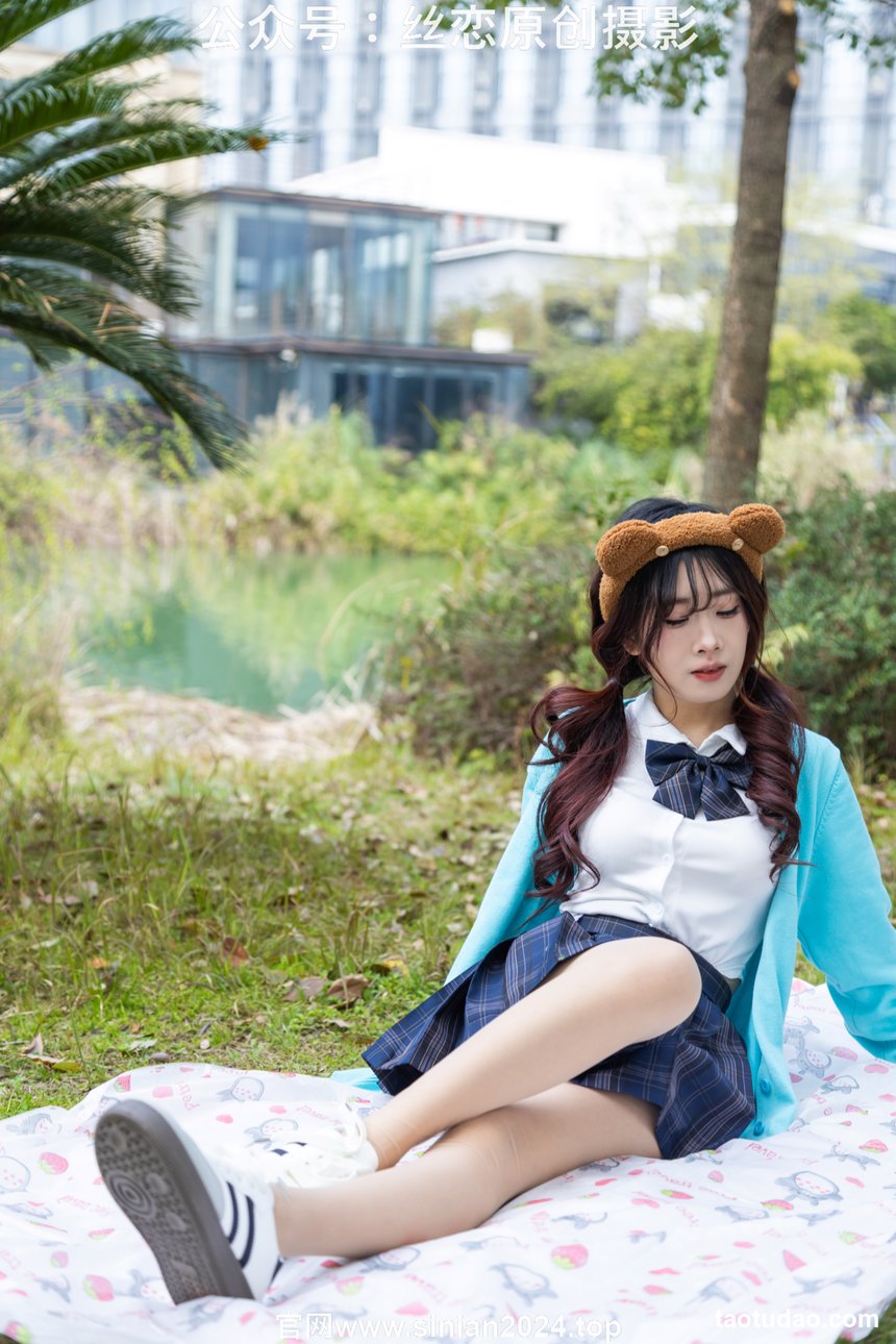 丝恋摄影 NO.014 小梦-蓝色开衫 jk短裙 肉色丝袜 白色帆布鞋[203P+1V／3.78GB]