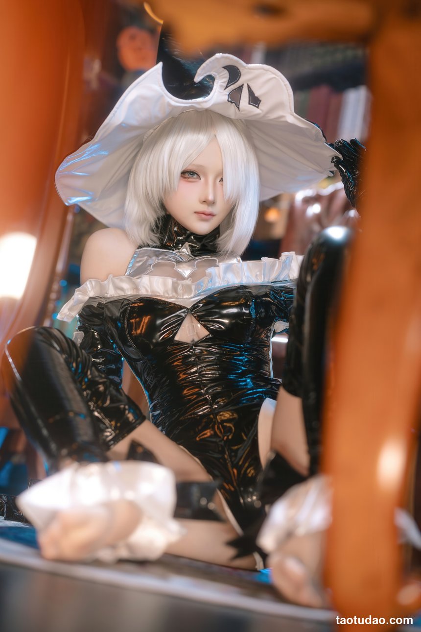 屿鱼 –  尼尔：机械纪元 2B 万圣女巫同人[70P-596.4M]