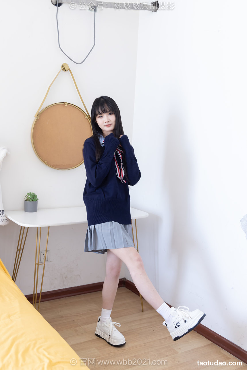 BoBoSocks袜啵啵 No.635 甜甜圈-板鞋、白棉袜、裸足、学院风 [186P1V-6.38GB]