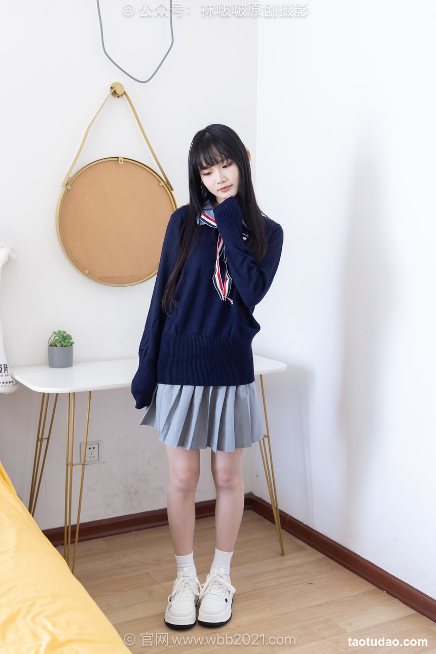 BoBoSocks袜啵啵 No.635 甜甜圈-板鞋、白棉袜、裸足、学院风 [186P1V-6.38GB]