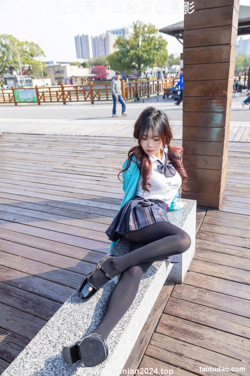 丝恋摄影 NO.020 小梦-学院风 jk连衣裙 黑色丝袜 黑色小皮鞋[228P+1V／4.38GB]