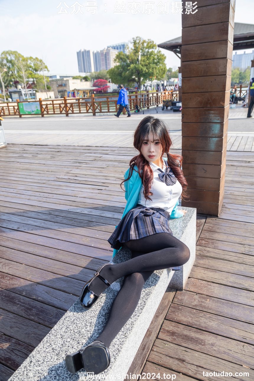 丝恋摄影 NO.020 小梦-学院风 jk连衣裙 黑色丝袜 黑色小皮鞋[228P+1V／4.38GB]