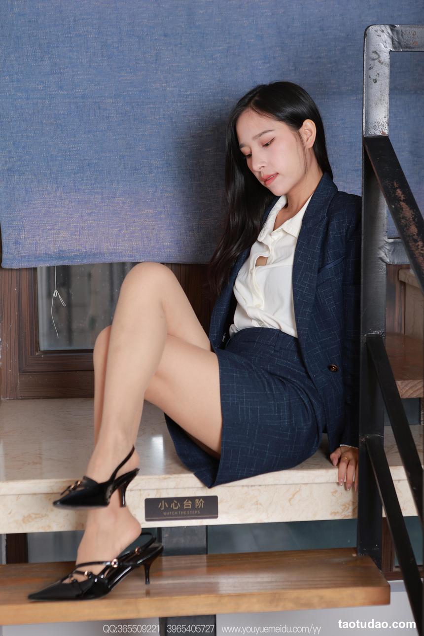 [IESS异思趣向] 2025.11.08 丝享家 2205 美子《小心楼梯》[87P-90MB]