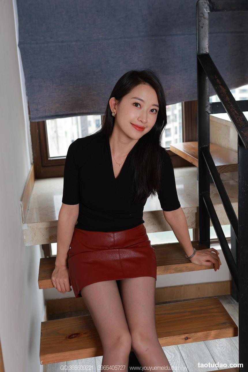 [IESS异思趣向] 2025.11.12 丝享家 2208 小婕《红色小皮裙》[90P-84MB]