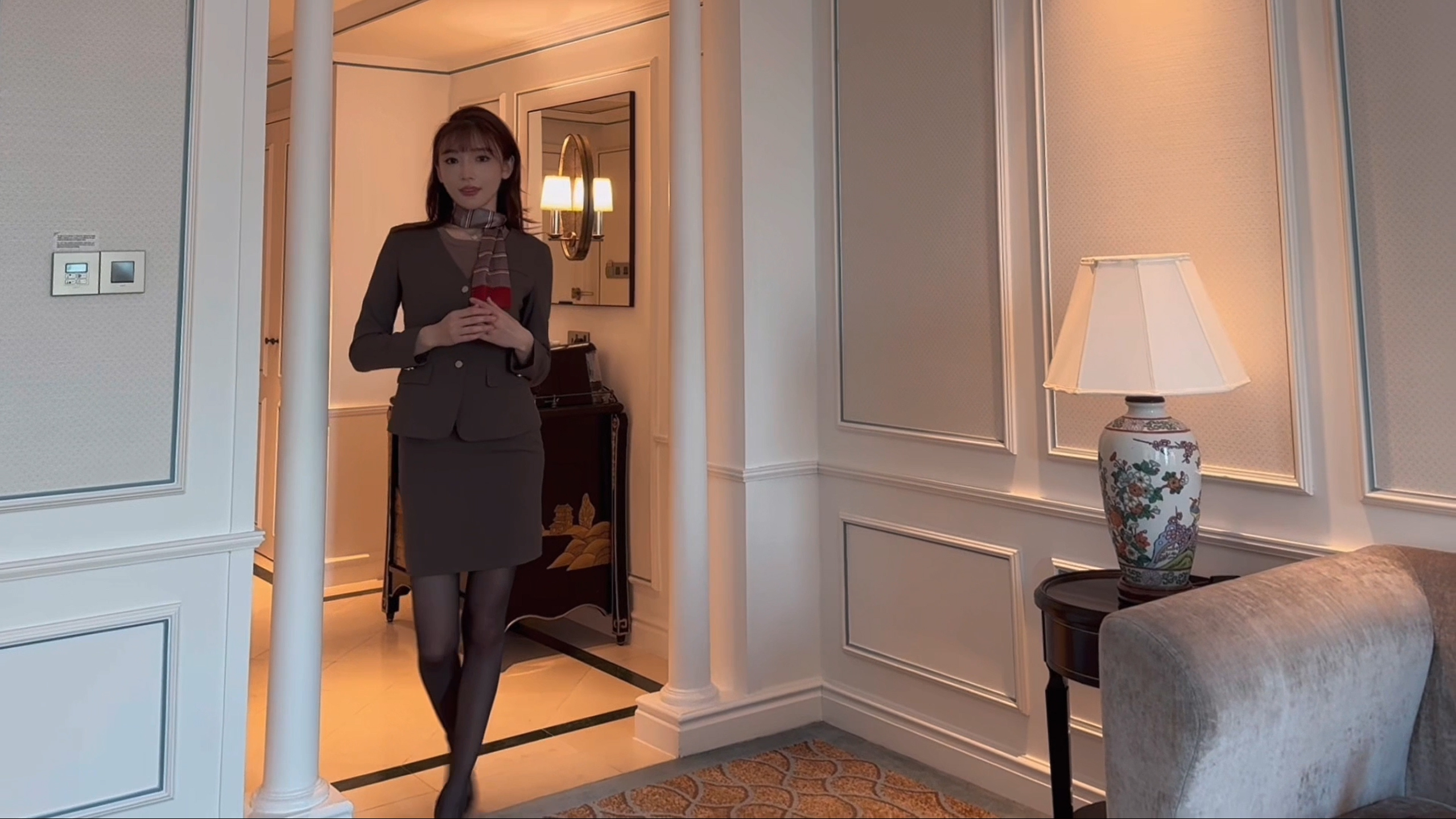 陆萱萱 灰色西装 拍摄花絮 [89P+2V-2.6G]