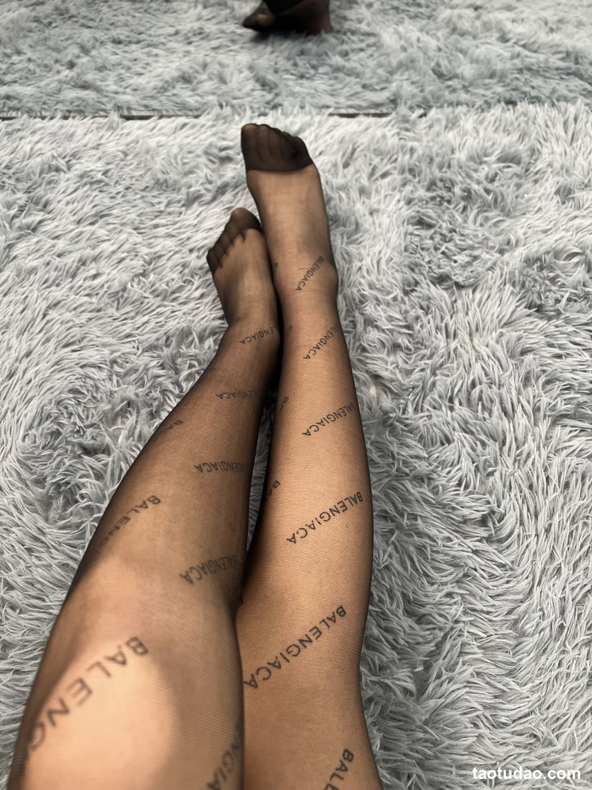 三禾摄影 No.061 字母黑丝 帆布鞋 [173P-1.22GB]