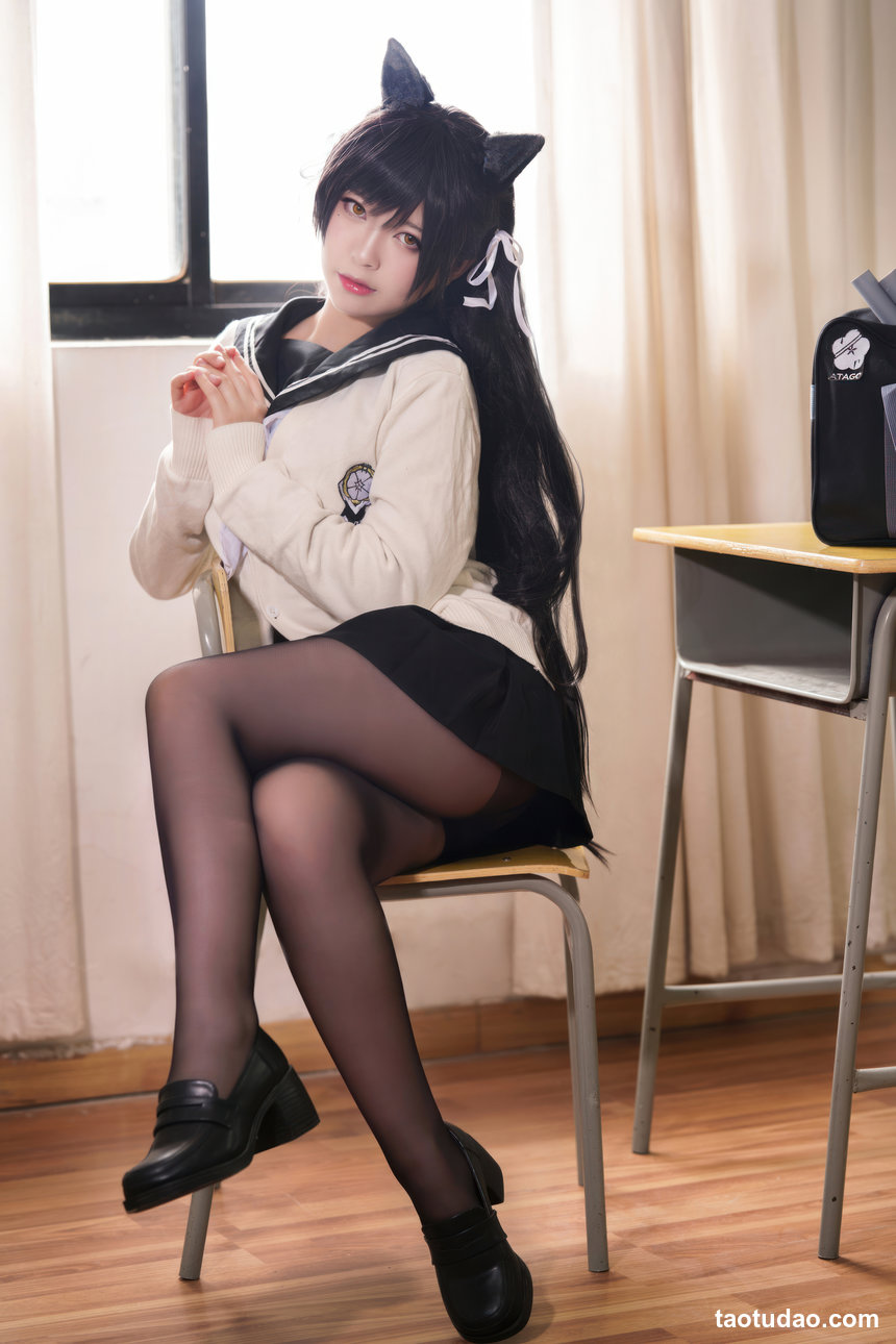 半半子 –  碧蓝航线 爱宕校服[25P-194M]