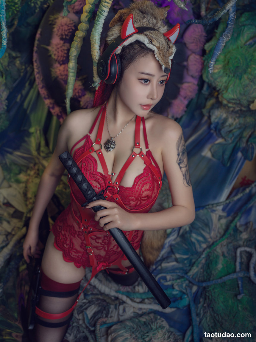 奈汐酱nice –  猎狼女[47P+1V-993.9M]