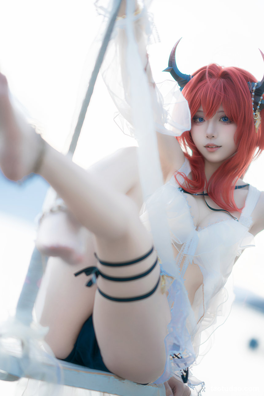 纸悦Etsu_ko –  明日方舟 史尔特尔泳装[35P-395M]