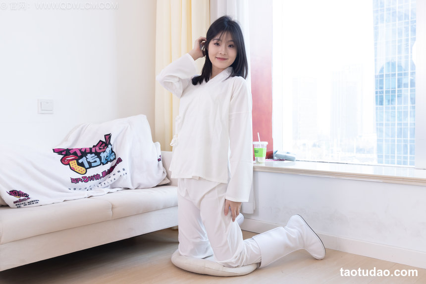 物恋传媒 No.2551 青柠-古风长靴、薄肉丝 [240P1V-5.34GB]