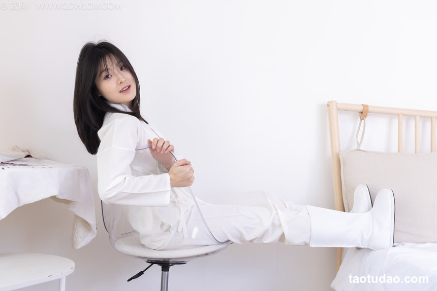 物恋传媒 No.2551 青柠-古风长靴、薄肉丝 [240P1V-5.34GB]