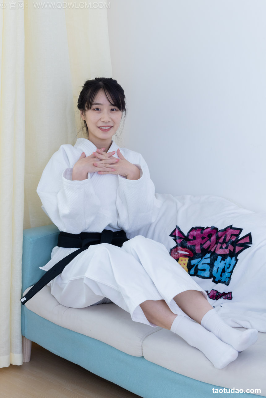 物恋传媒 No.2552 菜菜-人字拖、黑色踩脚裤袜、裸足、纯白棉袜 [230P1V-5.35GB]