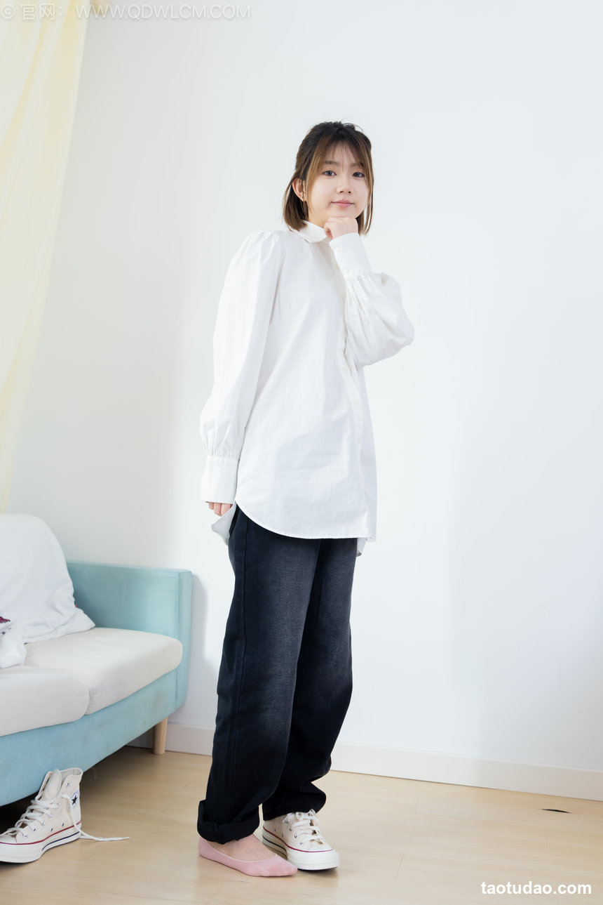 物恋传媒 No.2554 欢欢-帆布鞋、粉色船袜 [160P1V-5.00GB]