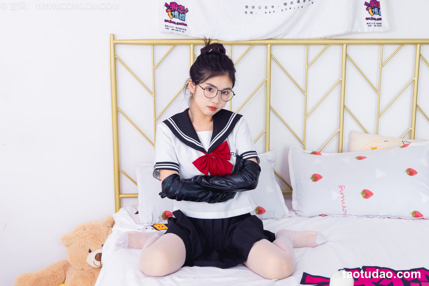 物恋传媒 No.2557 米米-高跟长靴、薄白丝、JK制服、皮手套 [155P1V-3.15GB]