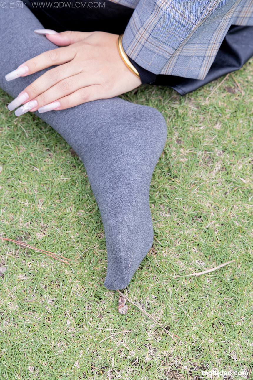 物恋传媒 No.2559 岚岚-皮鞋、厚灰丝、穿袜子 [255P1V-7.78GB]