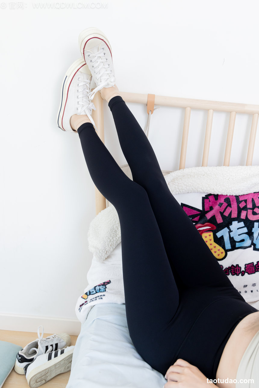 物恋传媒 No.2561 贝壳-板鞋、帆布鞋、短肉丝、瑜伽裤 [165P1V-4.84GB]