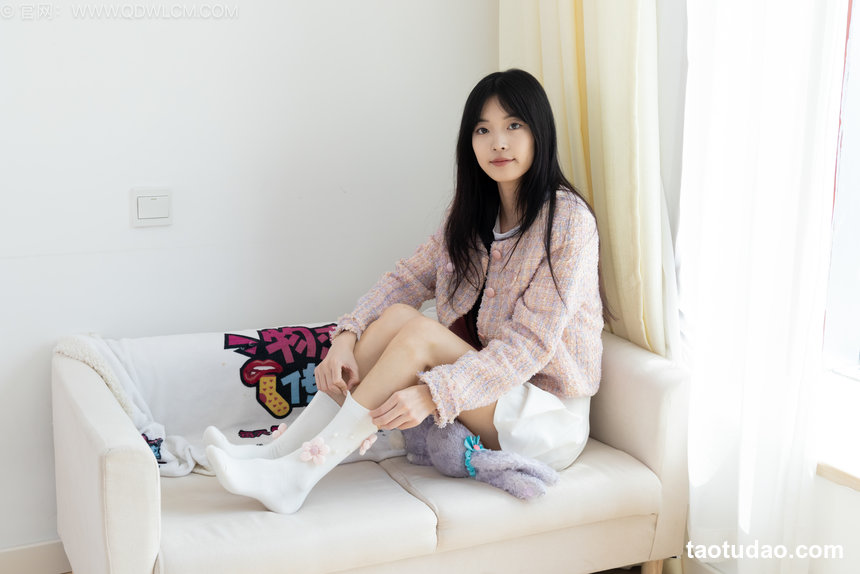 物恋传媒 No.2563 茯苓-板鞋、白棉袜、裸足 [200P1V-4.50GB]