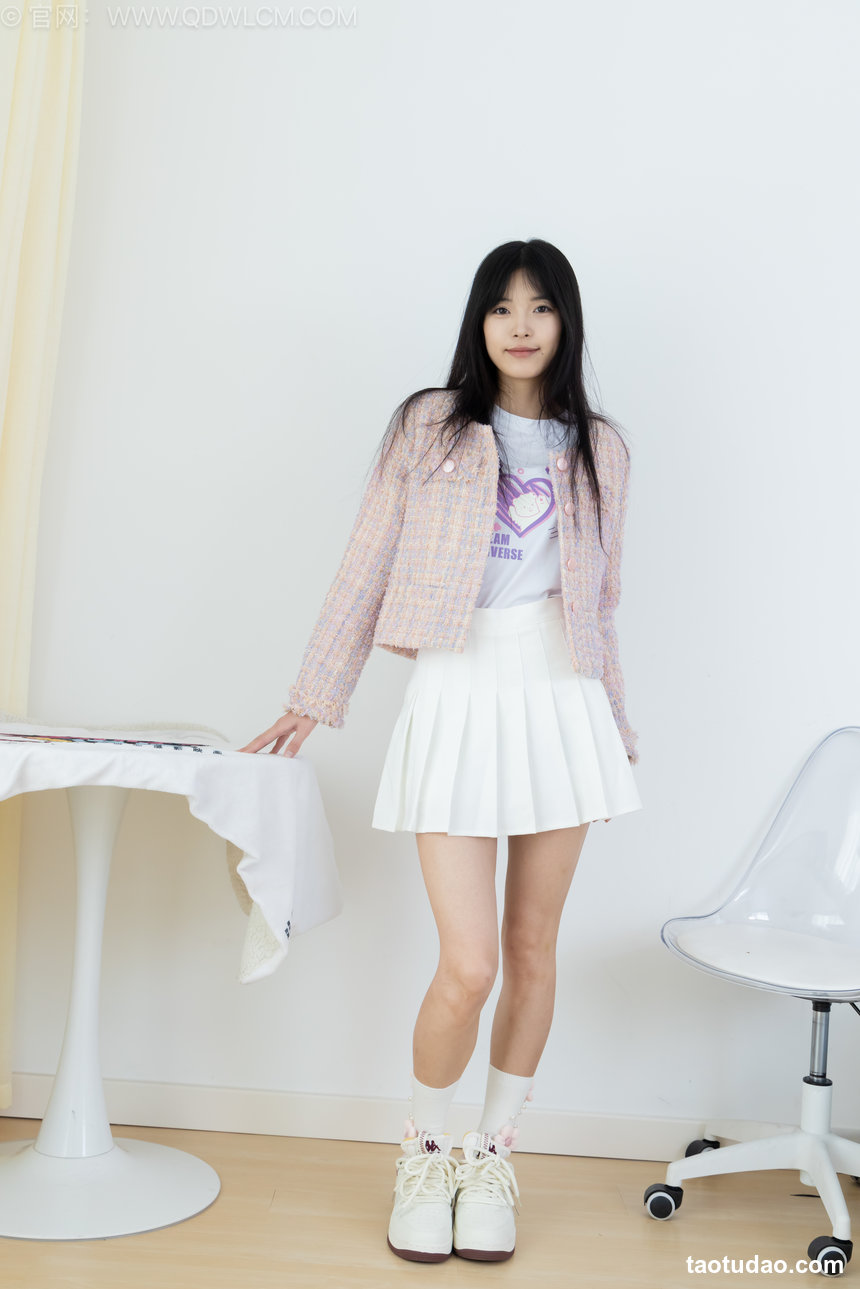 物恋传媒 No.2563 茯苓-板鞋、白棉袜、裸足 [200P1V-4.50GB]