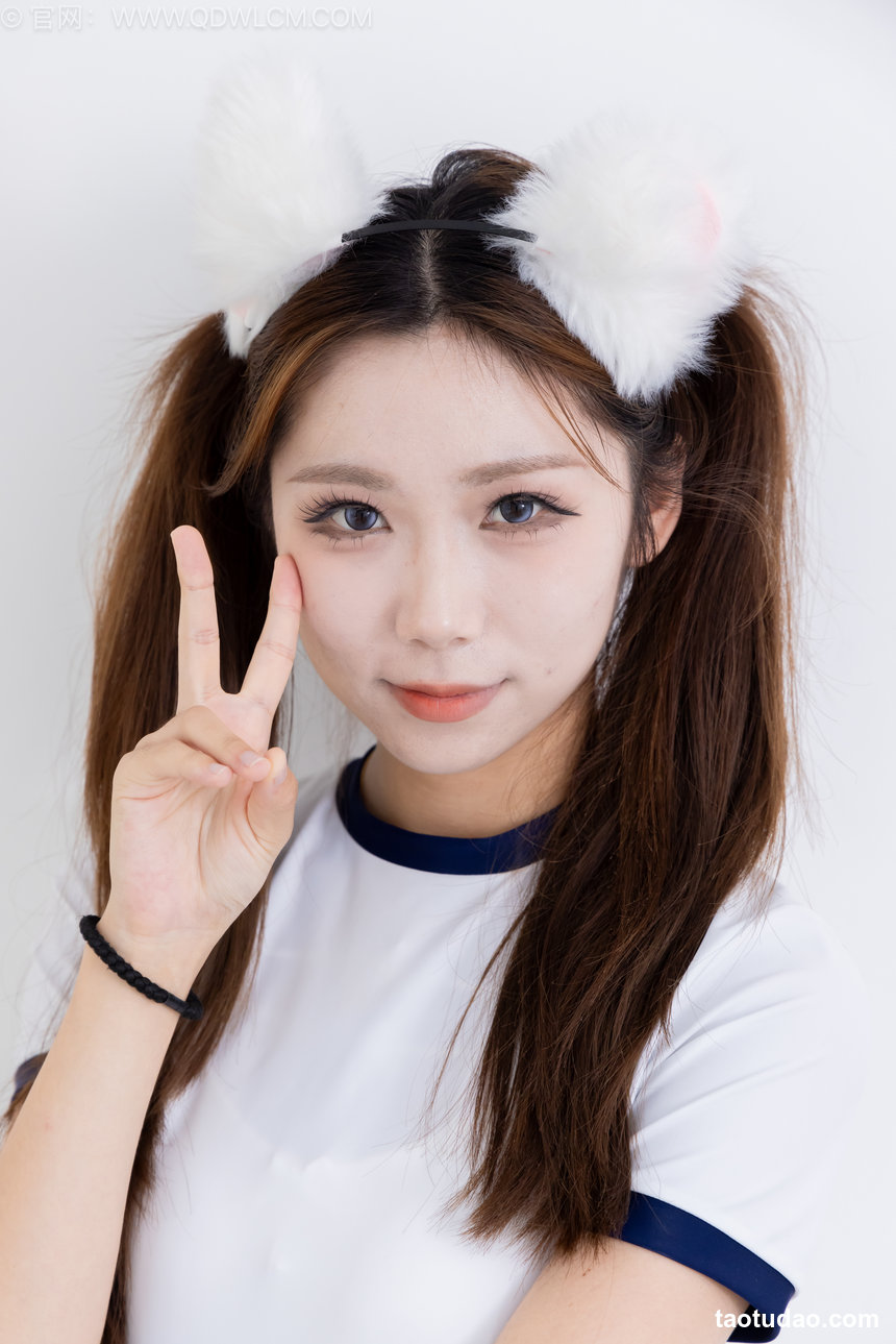 物恋传媒 No.2565 泡泡-平底鞋、薄白丝大腿袜、体操服 [158P1V-3.59GB]