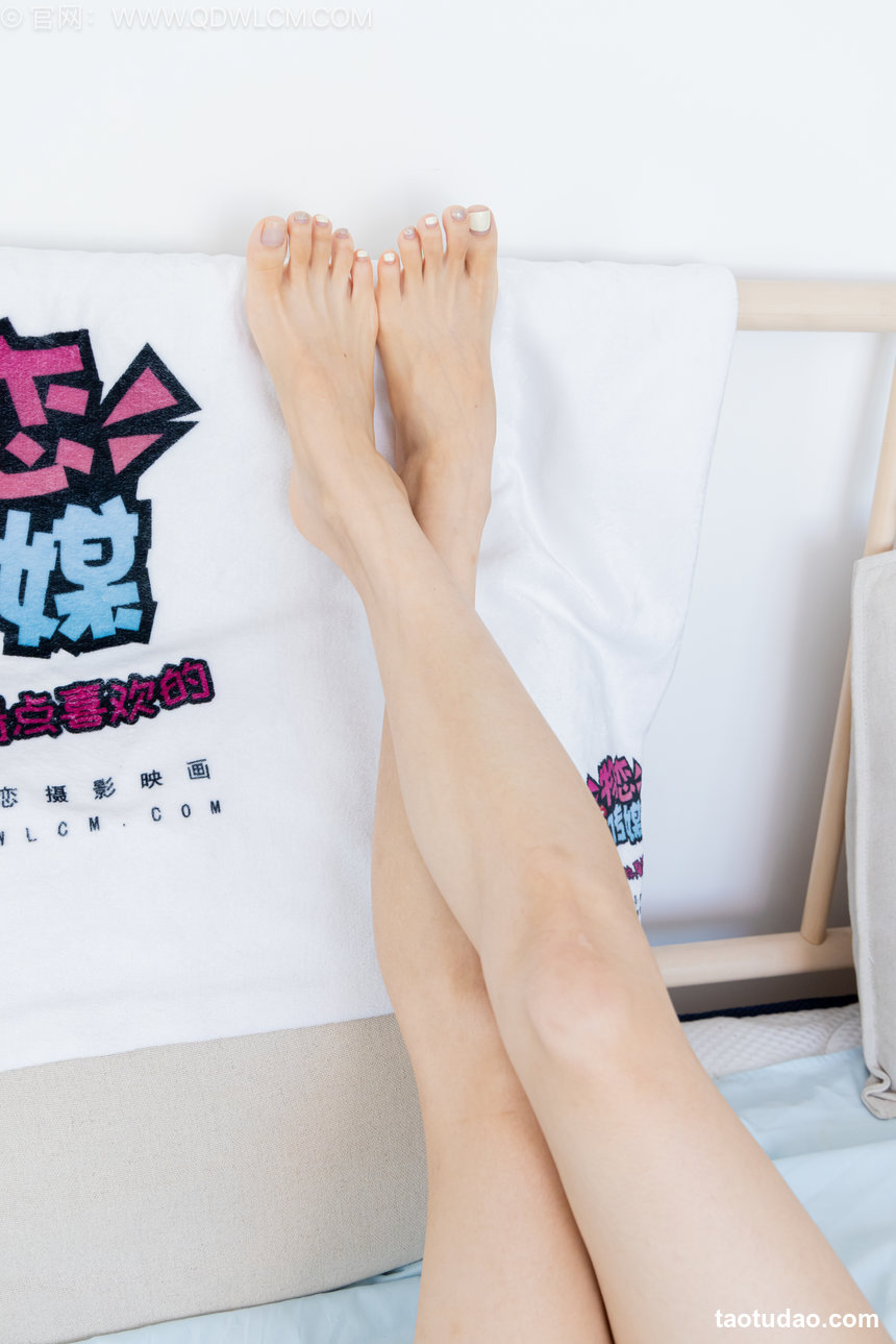 物恋传媒 No.2575 茯苓-高跟长靴、白棉袜、裸足 [184P1V-4.61GB]