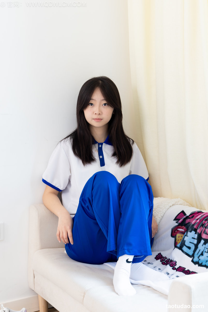 物恋传媒 No.2576 萌萌-板鞋、白棉袜、裸足、校服 [153P1V-3.51GB]