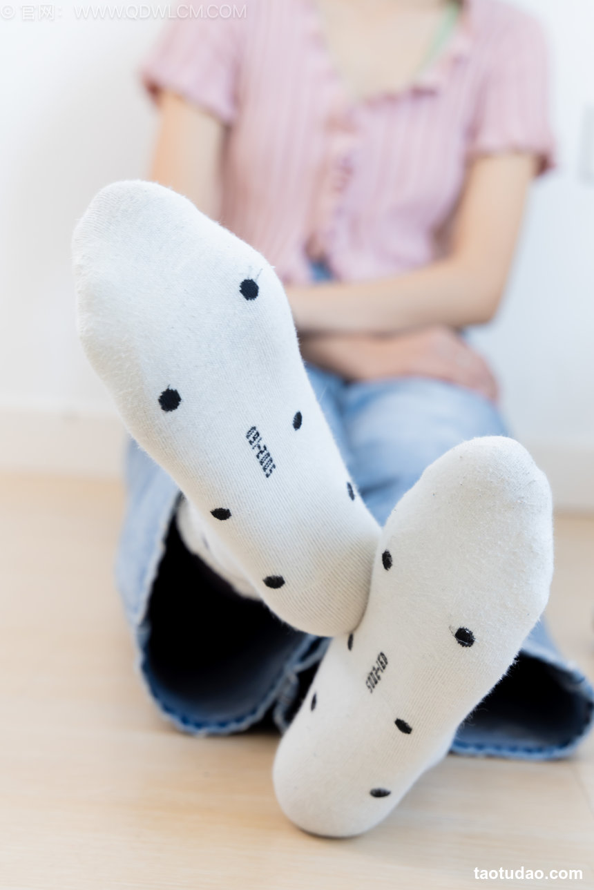 物恋传媒 No.2585 小爱-运动鞋、白棉袜、薄黑丝、厚肉丝 [149P1V-3.64GB]