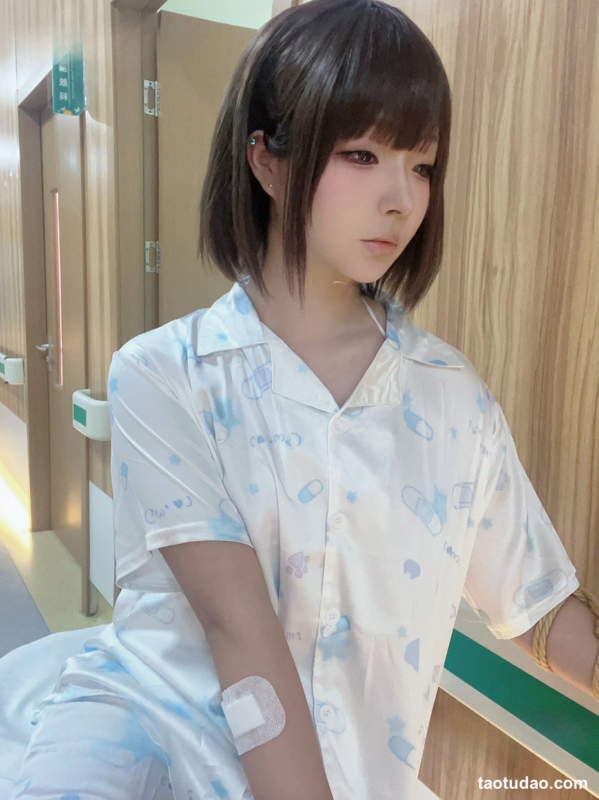 yuuhui玉汇 (Kokuhui) – 生病的妹妹[37P+2V-234MB]