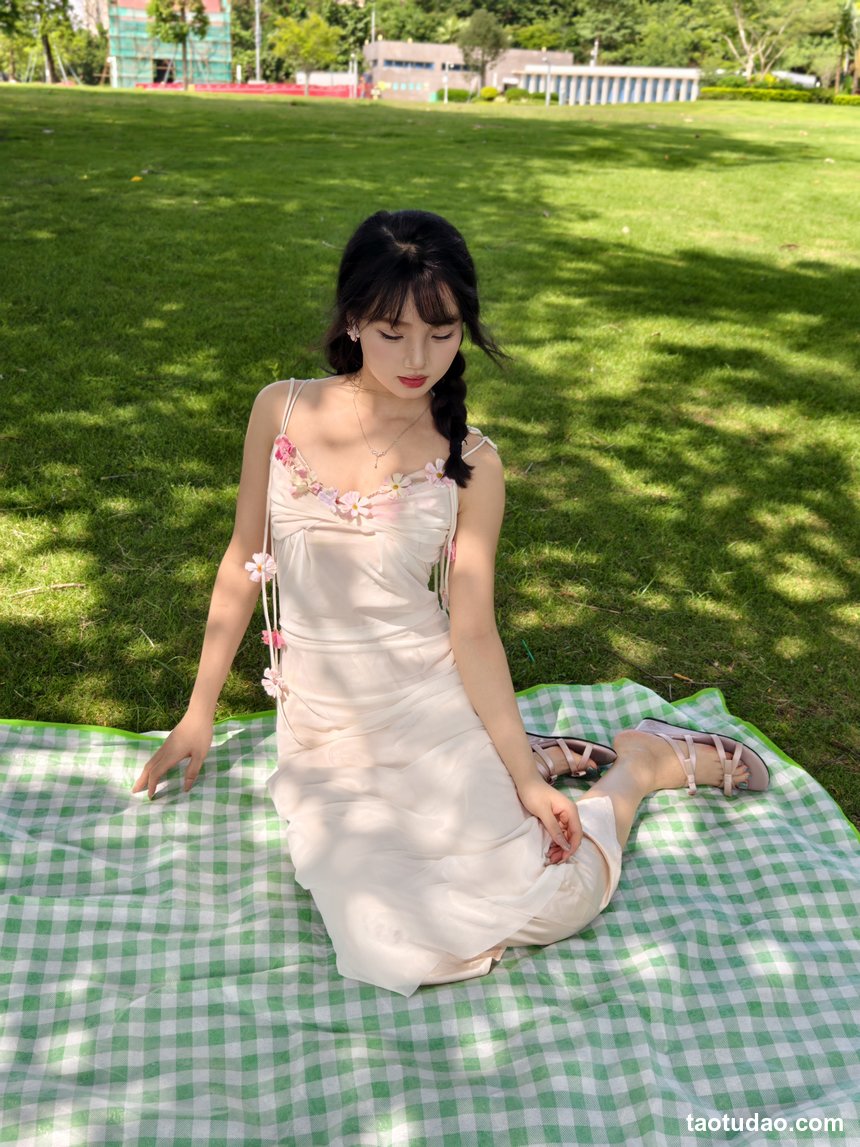 个人约拍 - 004号作品 船袜裸足[330P+87V／3.99GB]