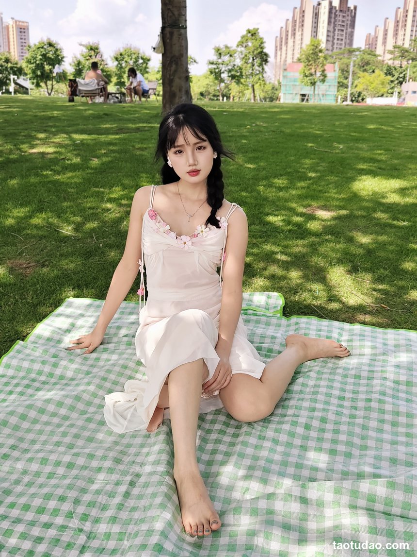 个人约拍 - 004号作品 船袜裸足[330P+87V／3.99GB]