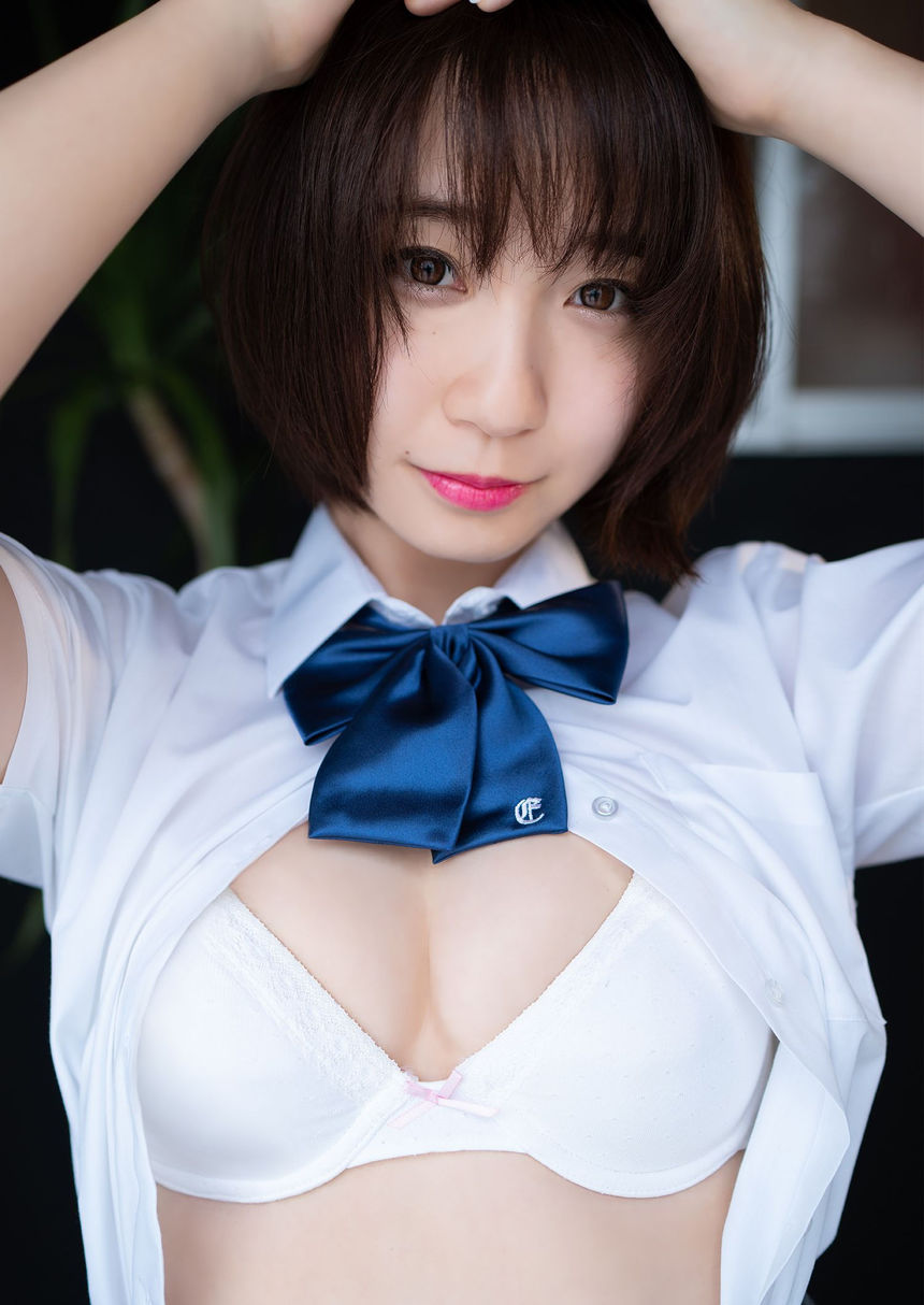 【デジタル限定 YJ PHOTO BOOK】伊織もえ写真集「制服はちゃんと着なさーい!!」