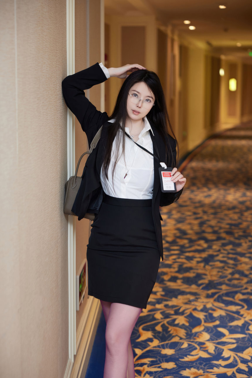 白茹雪abby《紫丝OL秘书》原版写真 [87P-721M]