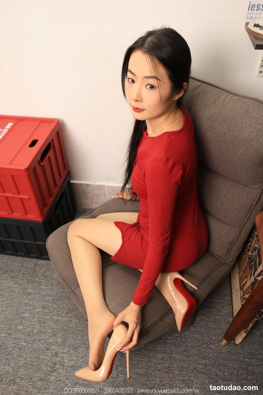 [IESS异思趣向] 2025.12.16 丝享家 2239 小金《笔直美腿》[94P-90MB]