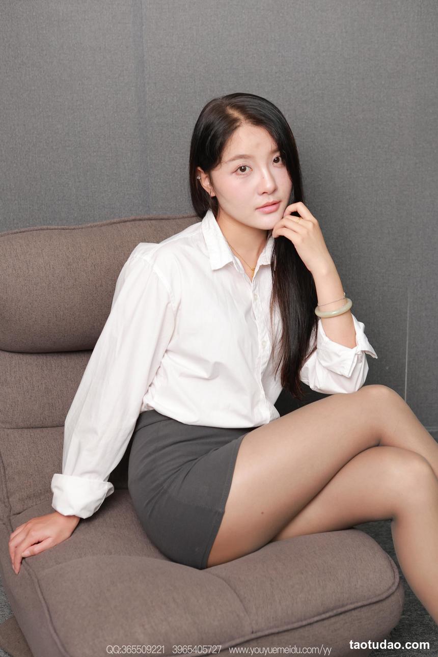 [IESS异思趣向] 2025.12.17 丝享家 2240 婉萍《白衣灰裙（下）》[96P-125MB]