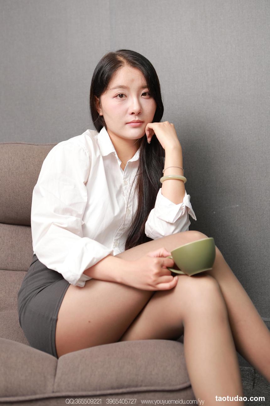 [IESS异思趣向] 2025.12.17 丝享家 2240 婉萍《白衣灰裙（下）》[96P-125MB]