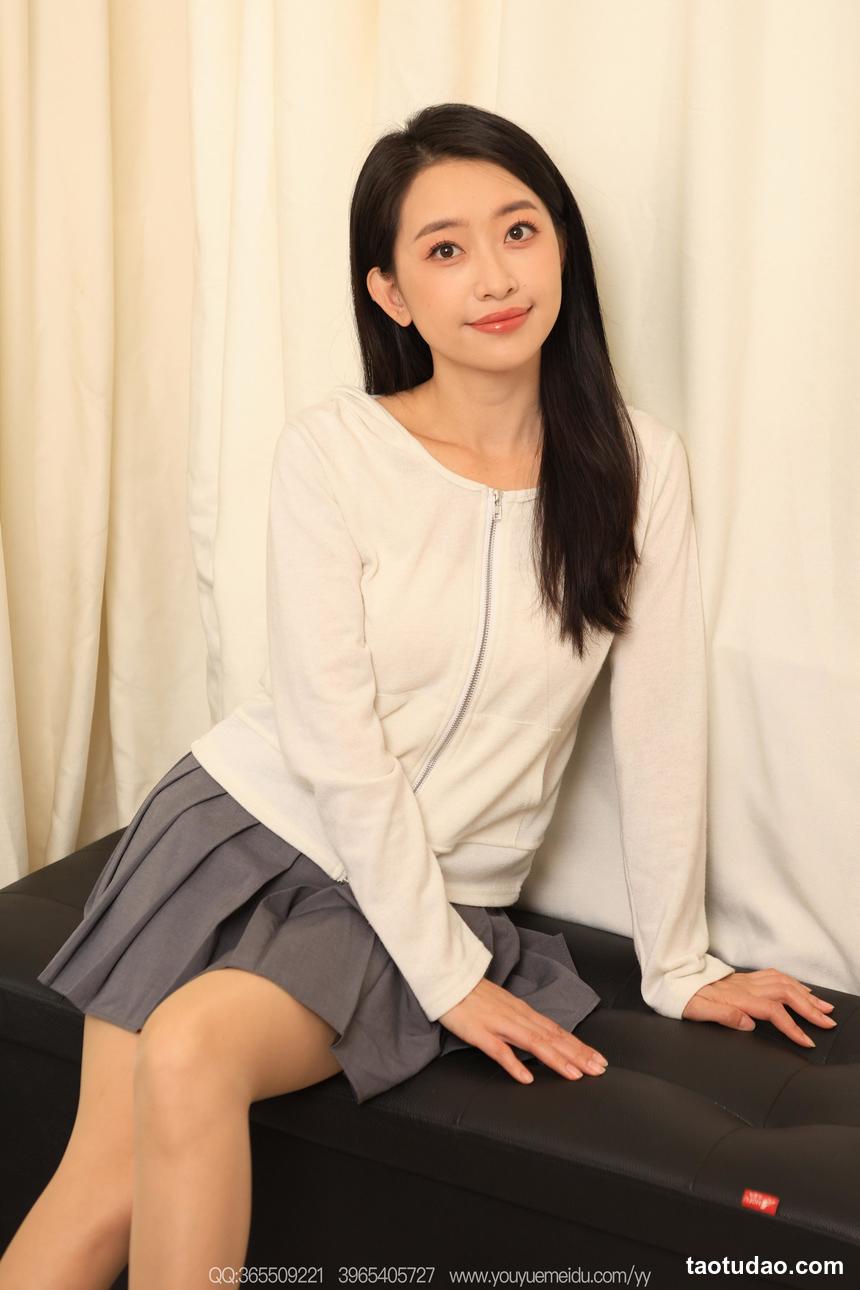 [IESS异思趣向] 2025.12.24 丝享家 2246 小婕《俏皮短裙》[87P-74MB]