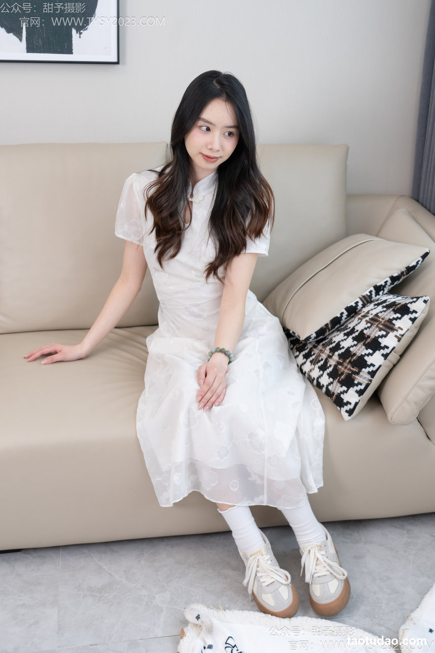 甜予摄影 No.198 知知-板鞋、白棉袜、裸足 [125P2V-9.21GB]