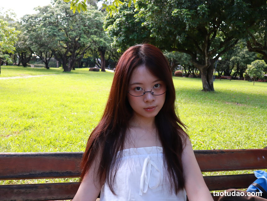 约拍系列 013号作品 半框眼镜高颜值小妹[196P5+2V／4.38GB]