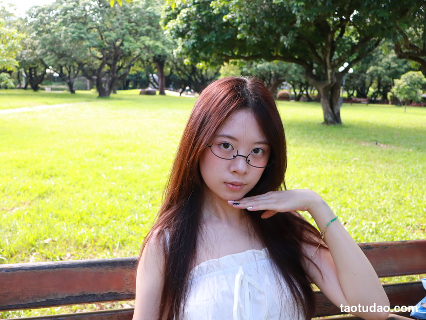 约拍系列 013号作品 半框眼镜高颜值小妹[196P5+2V／4.38GB]