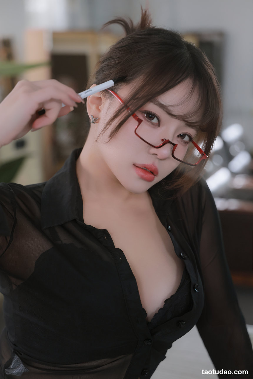 ENA - Office Girl [127+2V-4.04G]