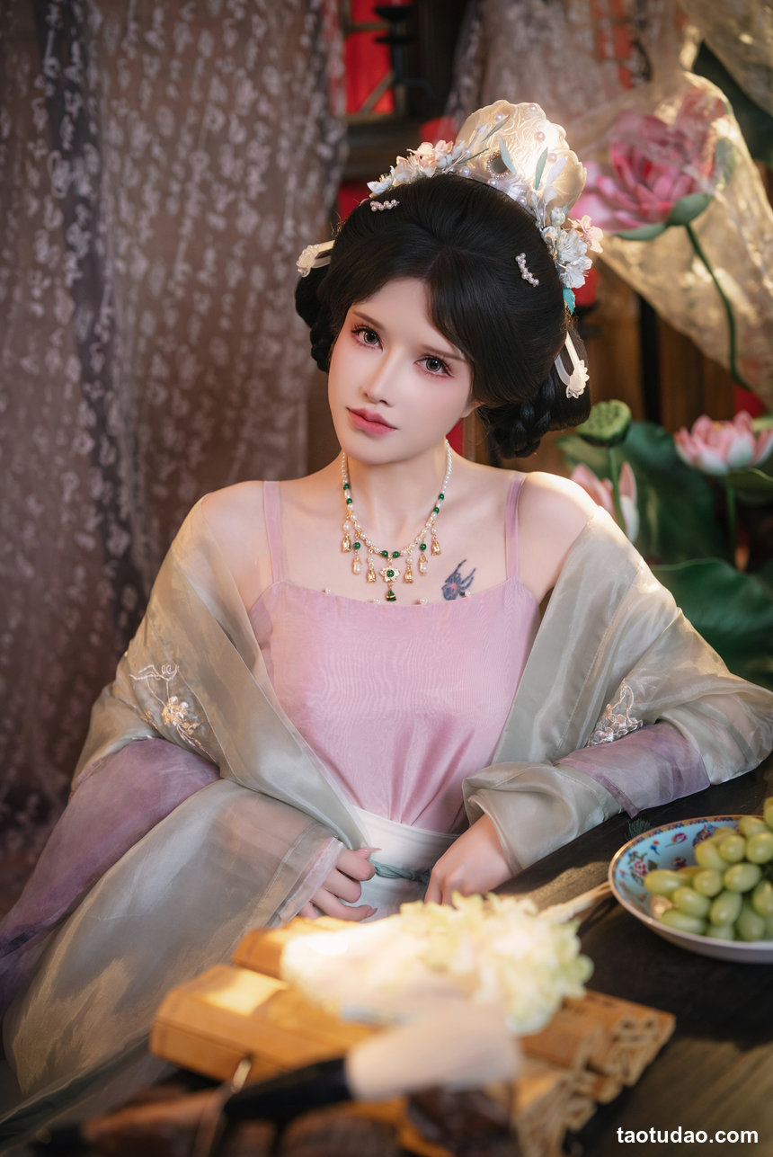 鹿八岁baby –  粽你枕相思 [205P+1V-2.46G]