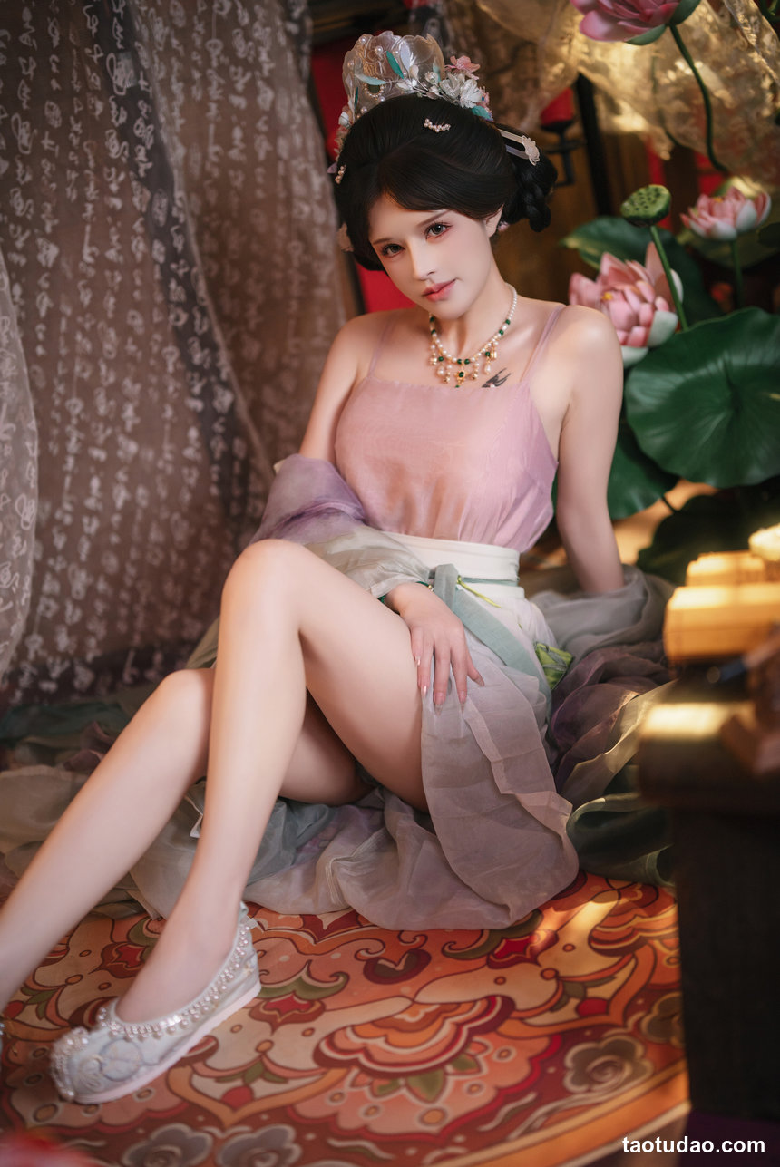 鹿八岁baby –  粽你枕相思 [205P+1V-2.46G]