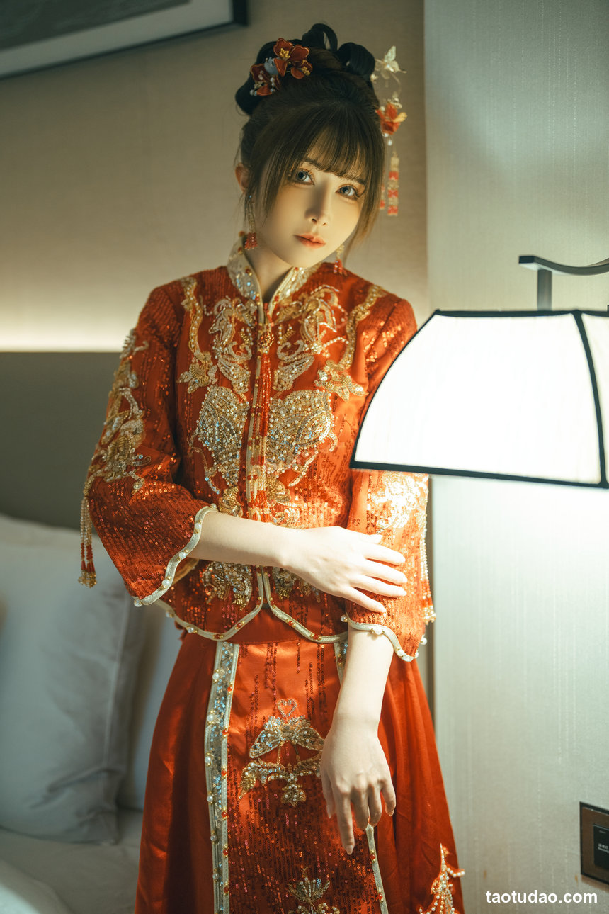 鹿八岁baby –  新婚小故事 [108P+1V-2.96GB]