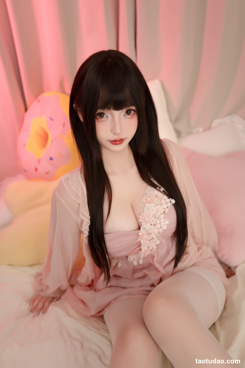 神楽坂真冬 – 高跟睡袍 [75P+2V-649M]