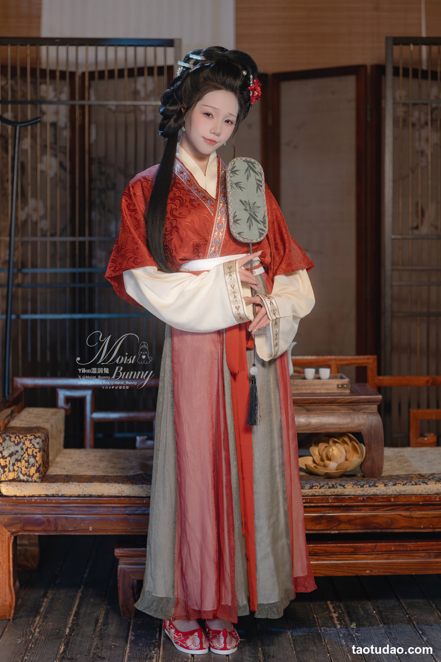 咬一口兔娘(Yiko湿润兔) –  快马加鞭·金莲迎春[96P+2V-2.09G]