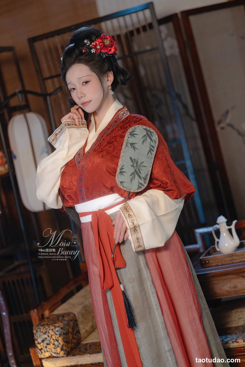 咬一口兔娘(Yiko湿润兔) –  快马加鞭·金莲迎春[96P+2V-2.09G]