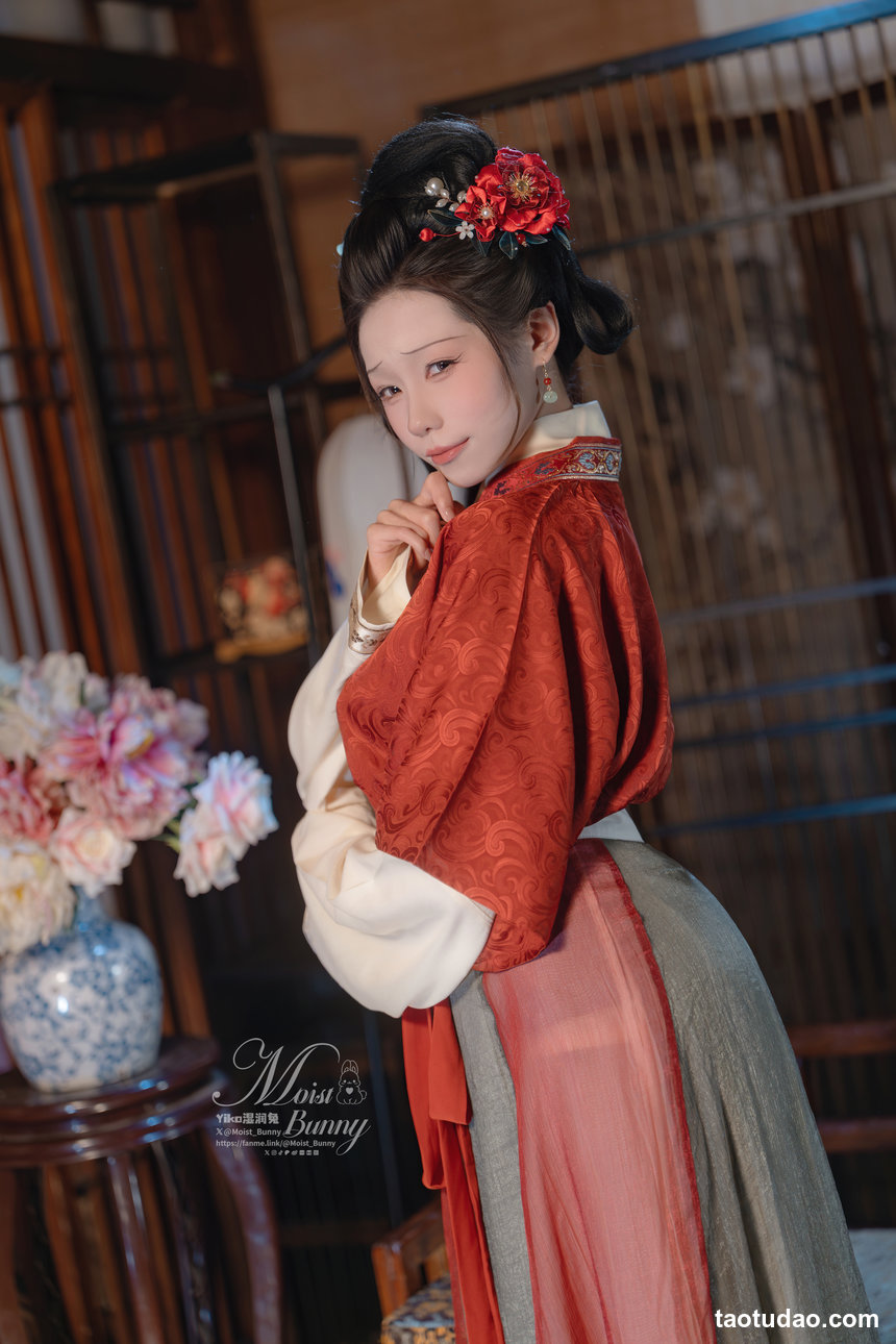 咬一口兔娘(Yiko湿润兔) –  快马加鞭·金莲迎春[96P+2V-2.09G]