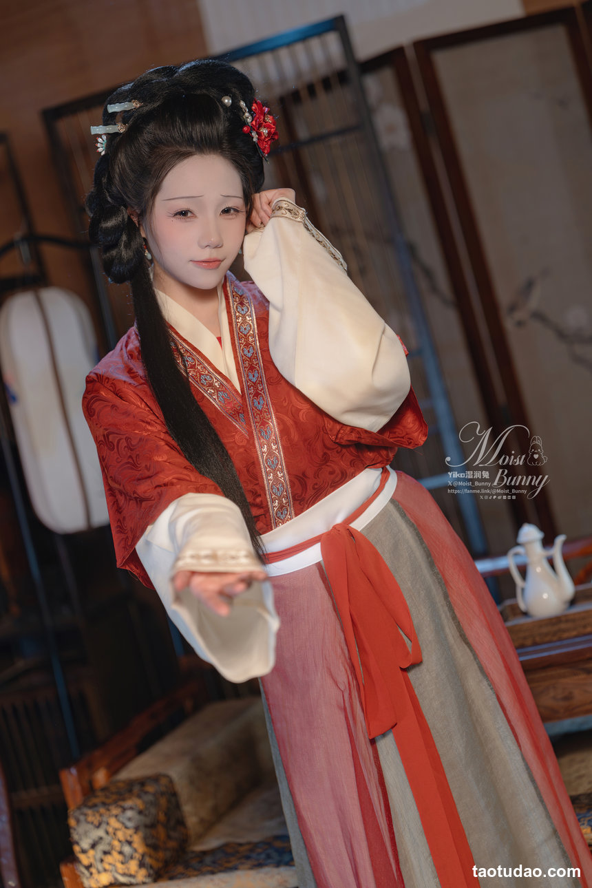 咬一口兔娘(Yiko湿润兔) –  快马加鞭·金莲迎春[96P+2V-2.09G]