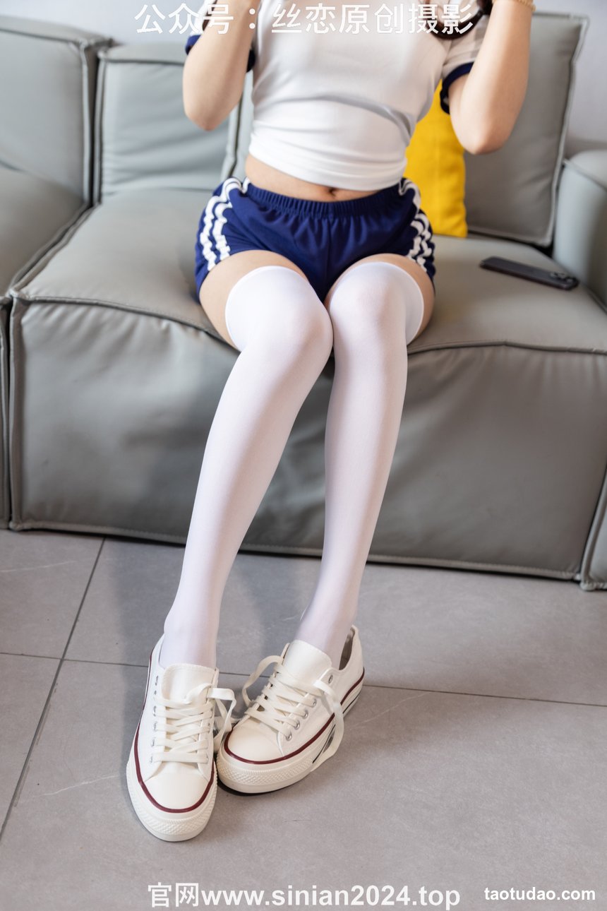 丝恋摄影 NO.056 小梦-经典蓝白体操服  厚白丝袜 白色帆布鞋[197P+1V／3.81GB]